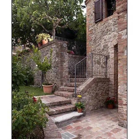 Alojamento de Acomodação e Pequeno-almoço Casale Virgili 4*