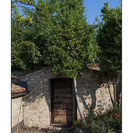 Bed & Breakfast Casale Virgili 5*