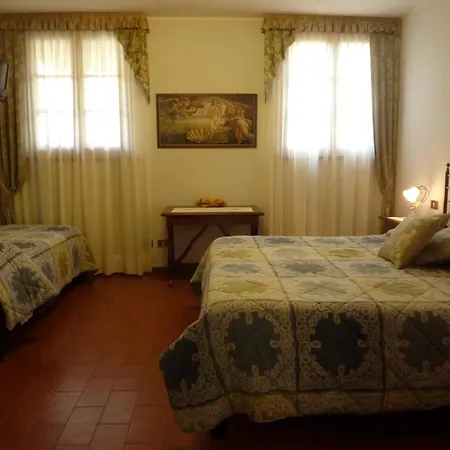 Alojamento de Acomodação e Pequeno-almoço Casale Virgili 4*