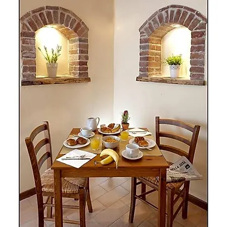 Casale Virgili 4*