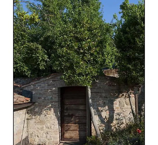 Bed & Breakfast Casale Virgili 4*