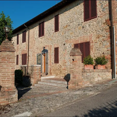Casale Virgili 4*