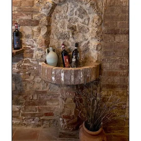 B&B Casale Virgili 4*