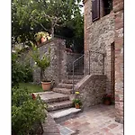 Bed & Breakfast Casale Virgili 4*