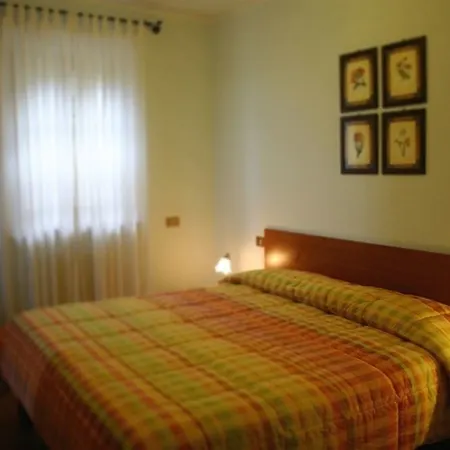 לינה וארוחת בוקר Casale Virgili סיינה